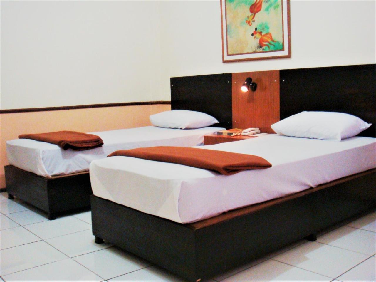 Augusta Cengkareng Hotel Jakarta Bagian luar foto