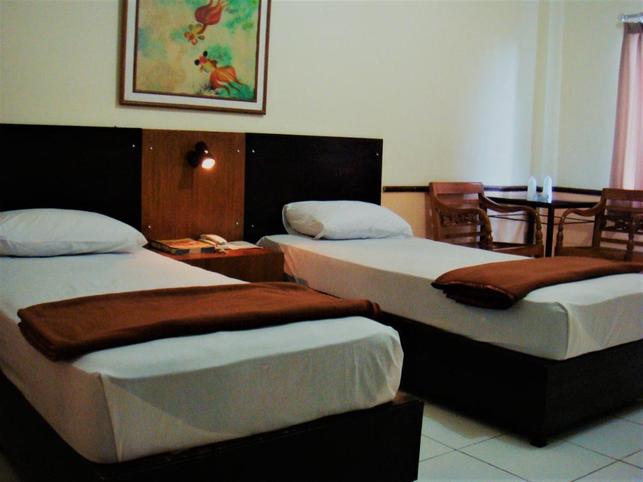 Augusta Cengkareng Hotel Jakarta Bagian luar foto